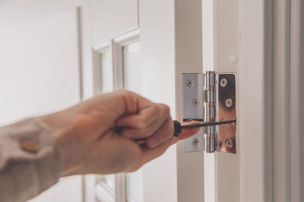 Hinge Repair in Petaluma