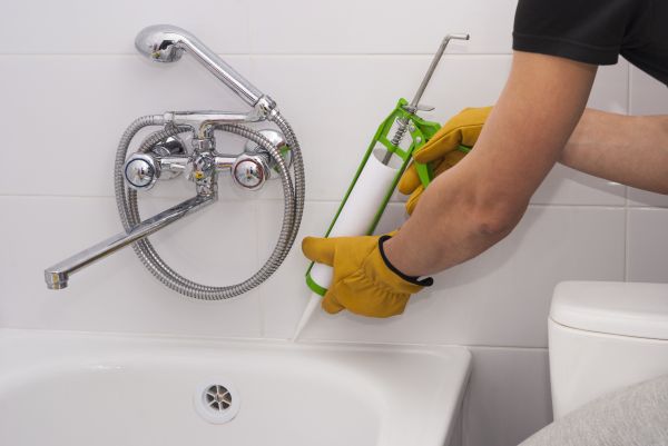Bathtub Caulking in Petaluma